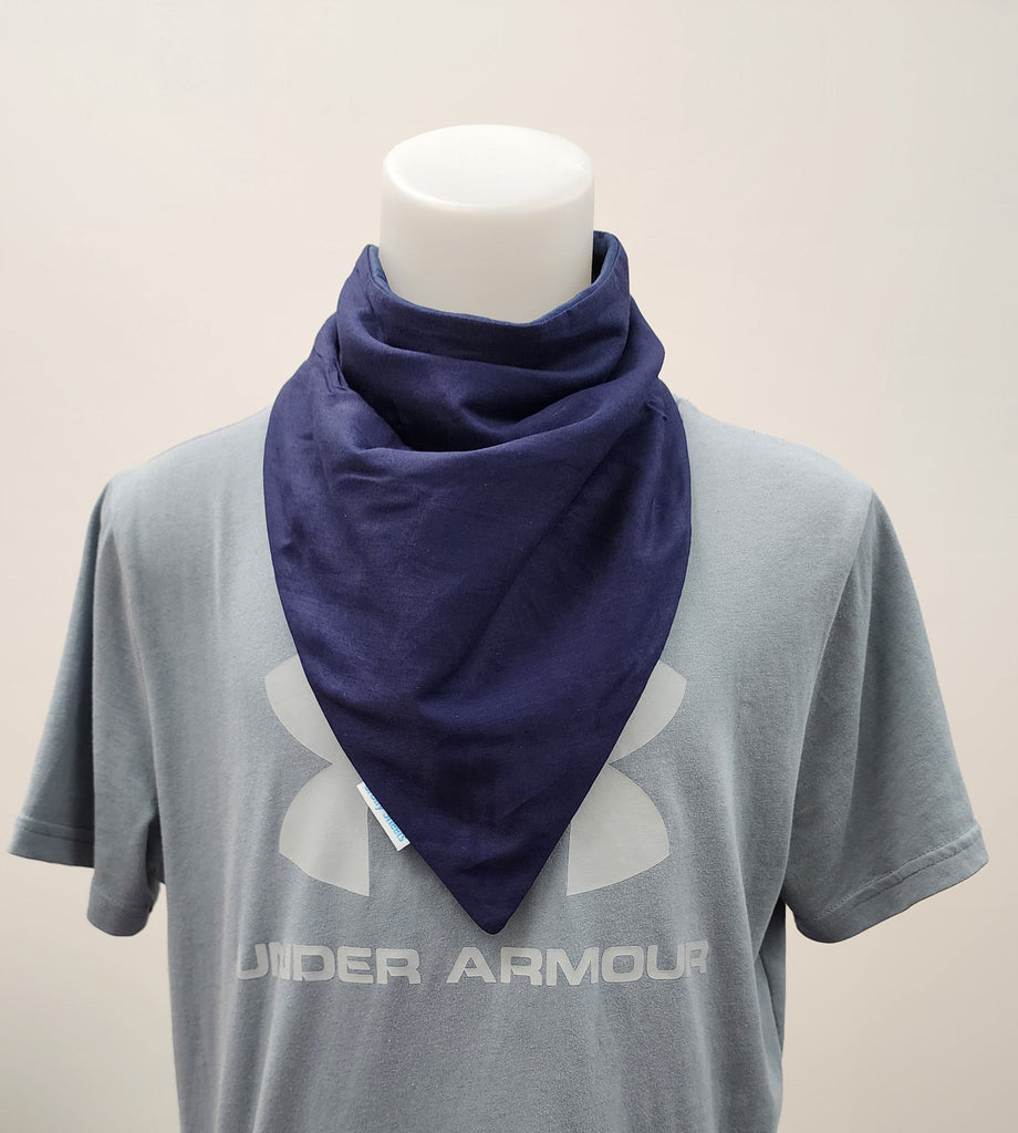 dark blue Teen bandana color on grey shirt